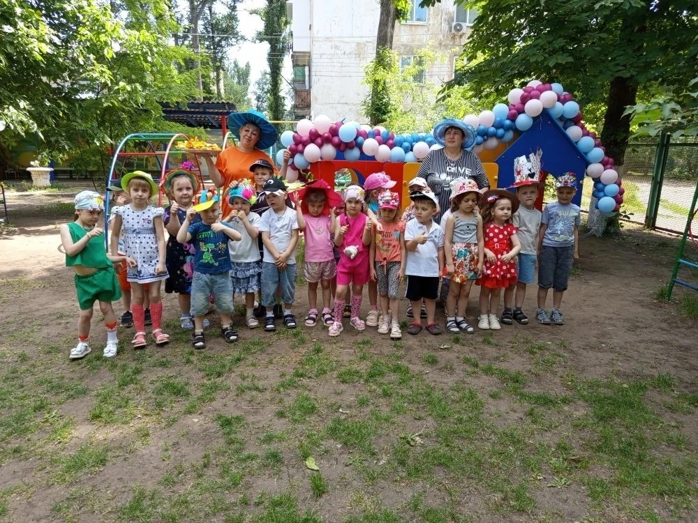 8 июня  в Суходольском  детском саду №8 «Солнышко» прошёл  весёлый праздник «Самая креативная панамк