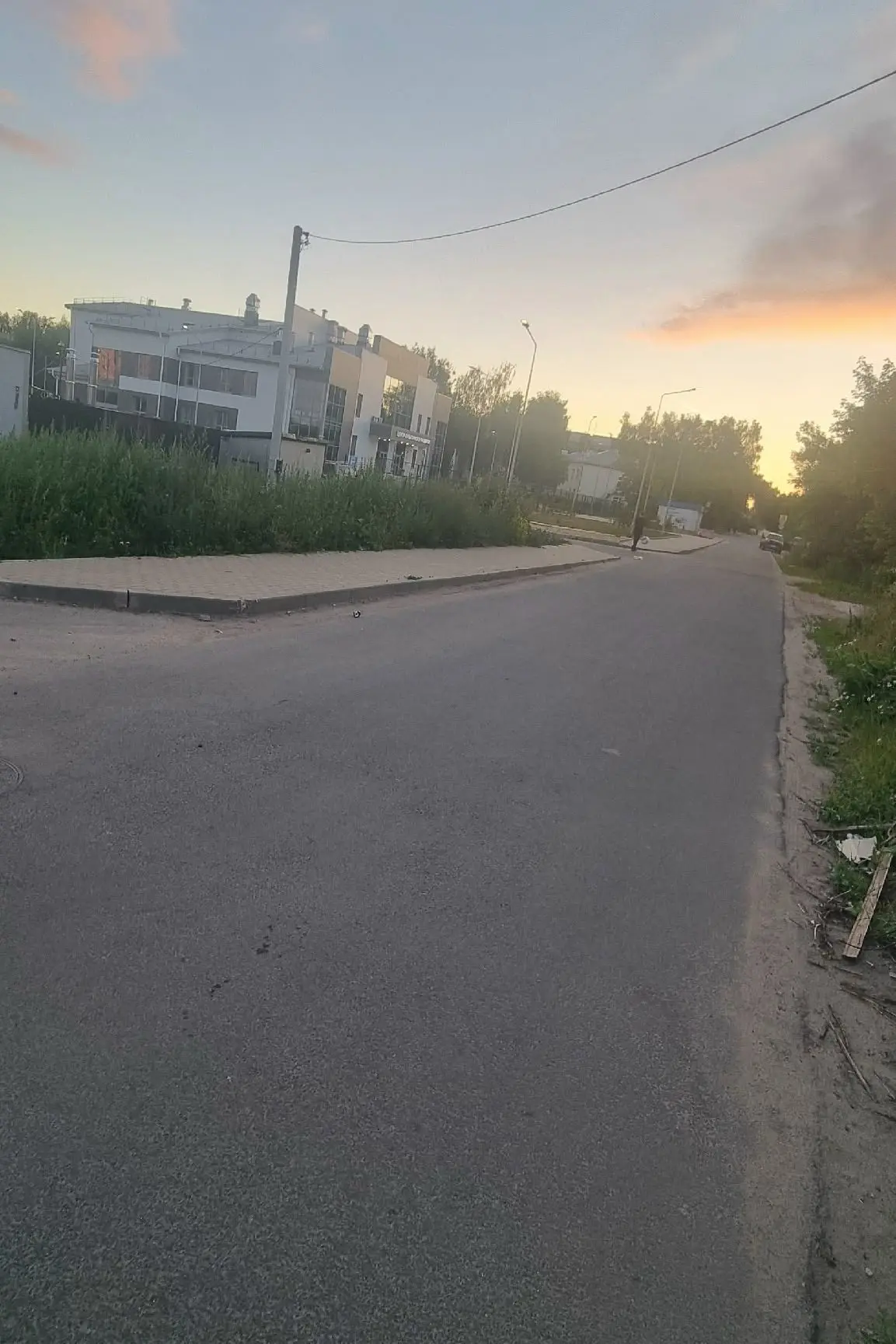 🚨 На новой дороге в Мичуринской — ни «лежачих», ни «зебр»

Жители бьют тревогу: на улице Мичуринско