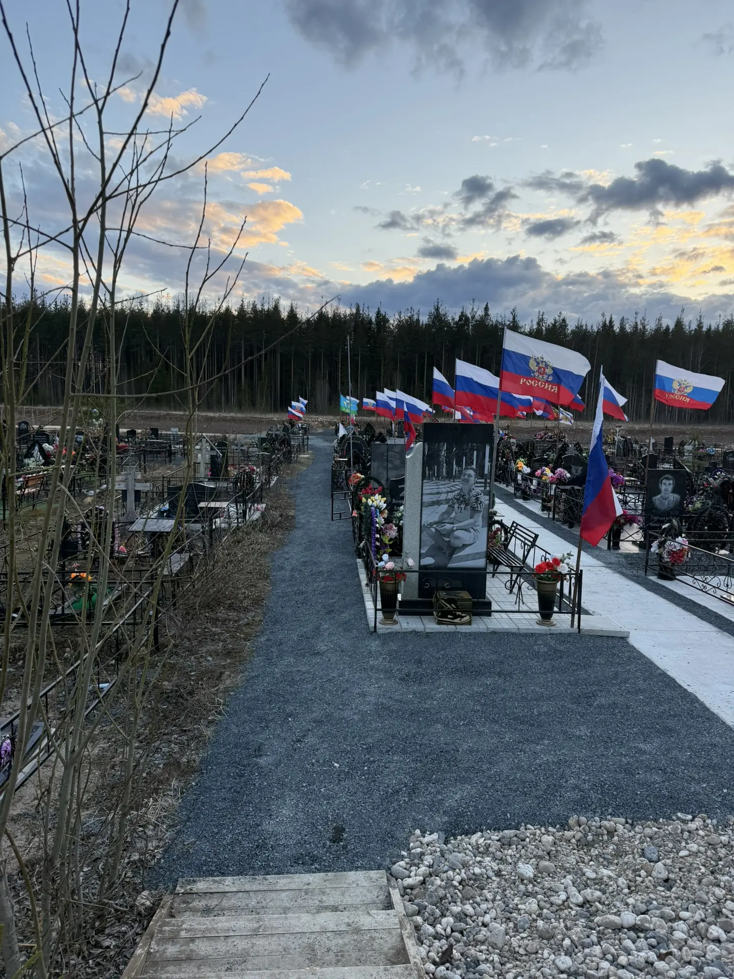 Закончили работу на Алее славы