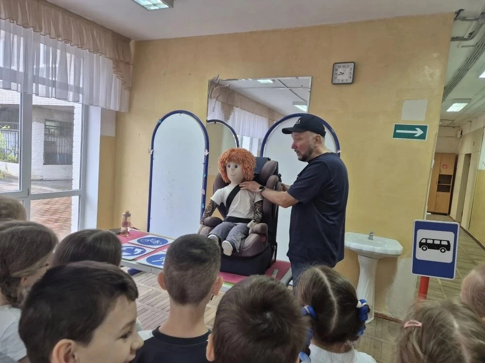 Безопасное лето начинается здесь: «Лаборатория безопасности» в пришкольном лагере школы № 52! 

1 ию