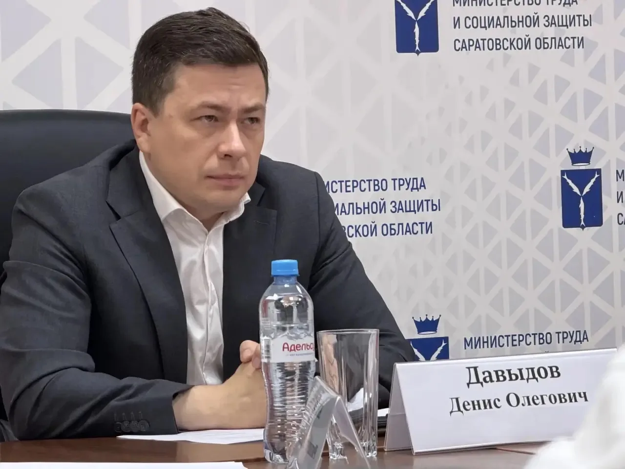 Провел рабочую встречу с представителями подрядчиков, осуществляющих строительство новых корпусов ст
