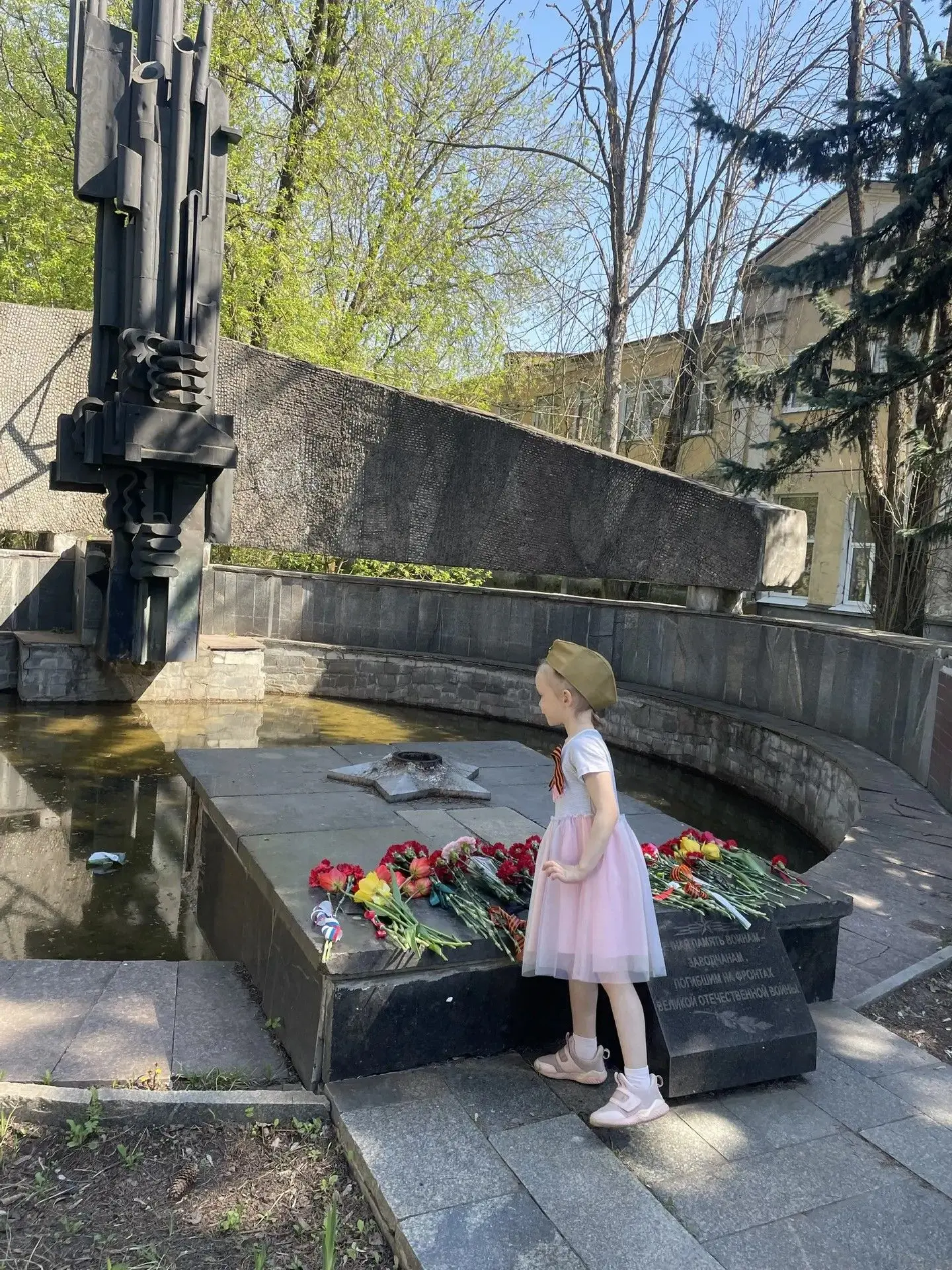 🔥🔥6 мая воспитанники старших групп, сотрудники детского сада посетили мемориальный комплекс АО «Ка