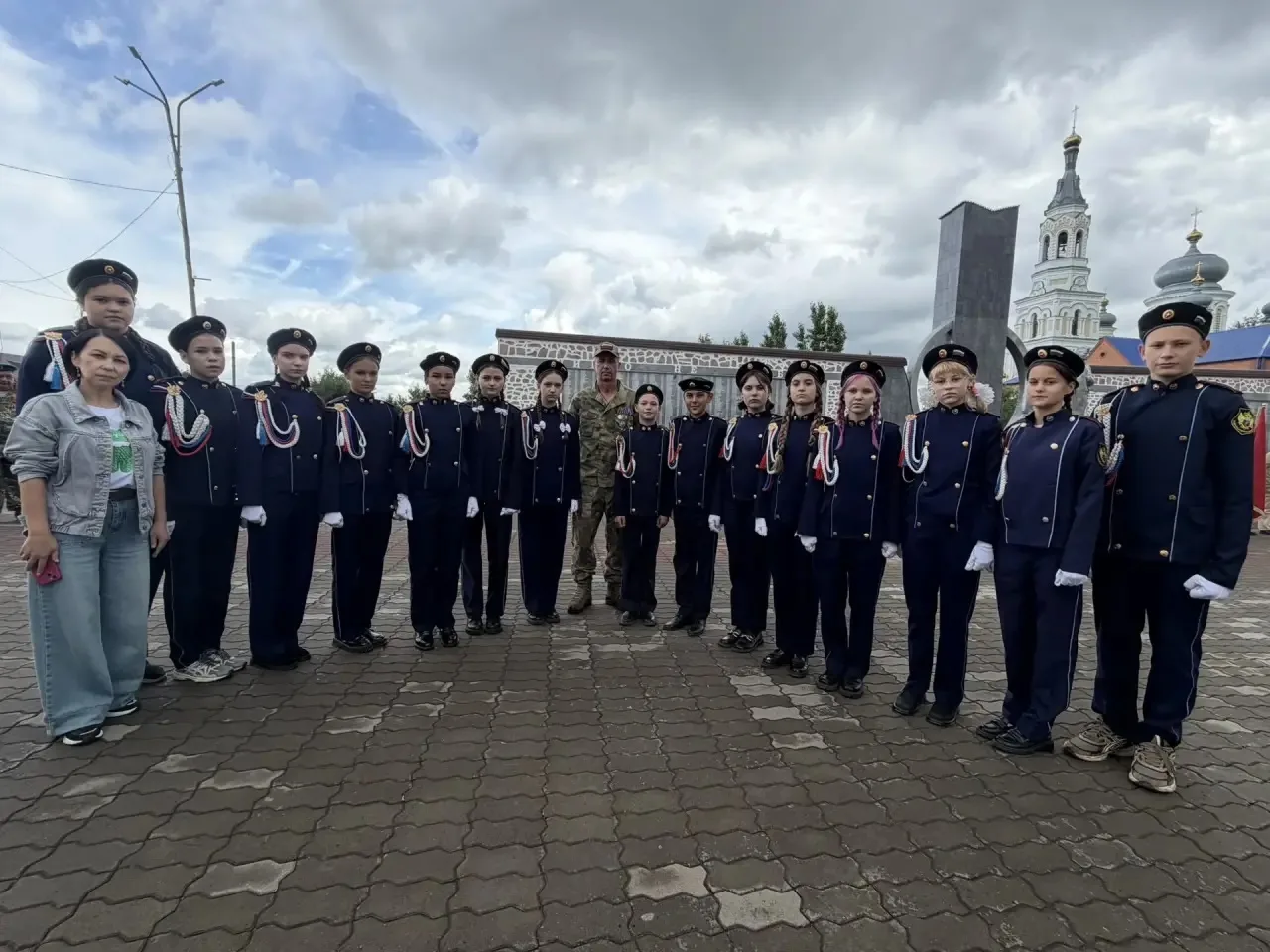 Склоняем головы в знак скорби… 🕯 
Сегодня кадеты 8 класса почтили память погибших в Великой Отечест