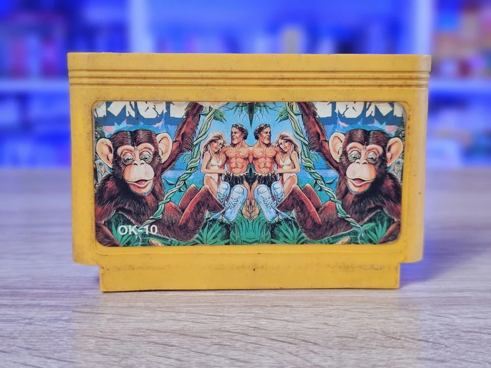 🎮 Почему-то, думается мне, что на картридже не Toki, а Joe and Mac.