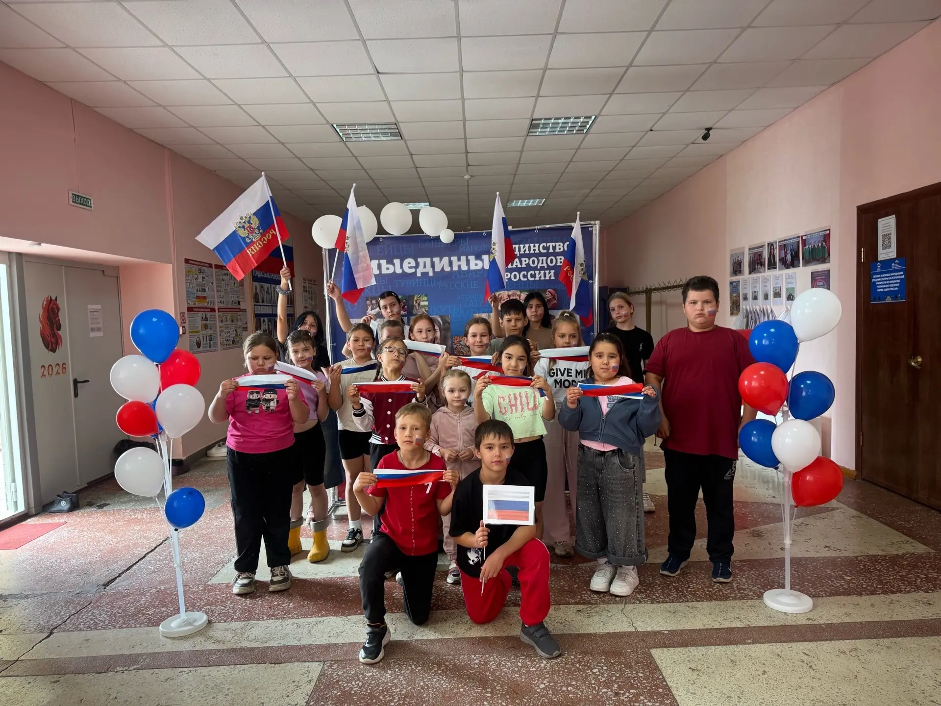 🇷🇺✨ Сегодня в нашем лагере прошёл яркий и насыщенный день, посвящённый Дню народного единства! ✨🇷