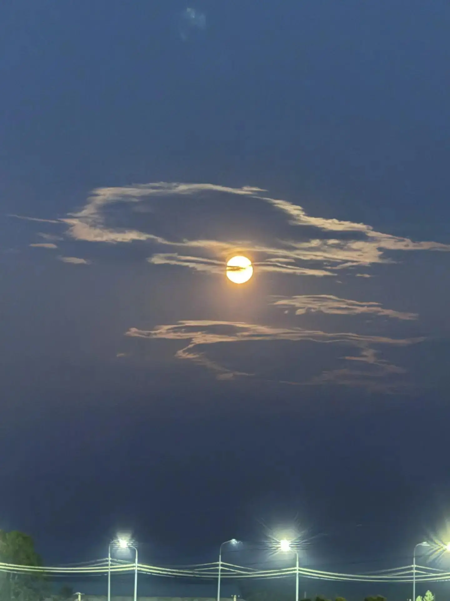 🌕 Сургутяне сняли огненную Луну минувшей ночью 😍

Завораживает? 👍/👎

Фото: Ольга Юсим

Подписать