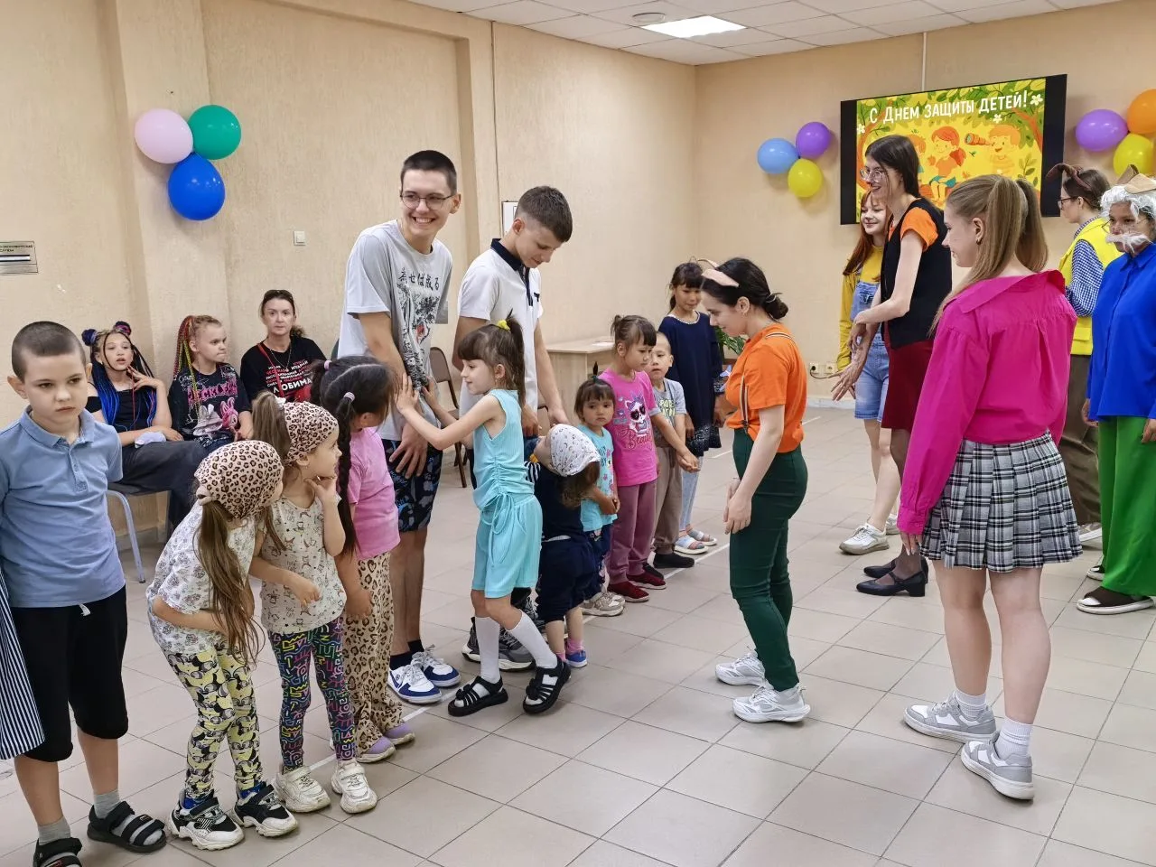 ☀️ 🎈Солнечный праздник детства в БУ "КЦСОН Омского района"!

💛 1 июня, в Международный День защиты