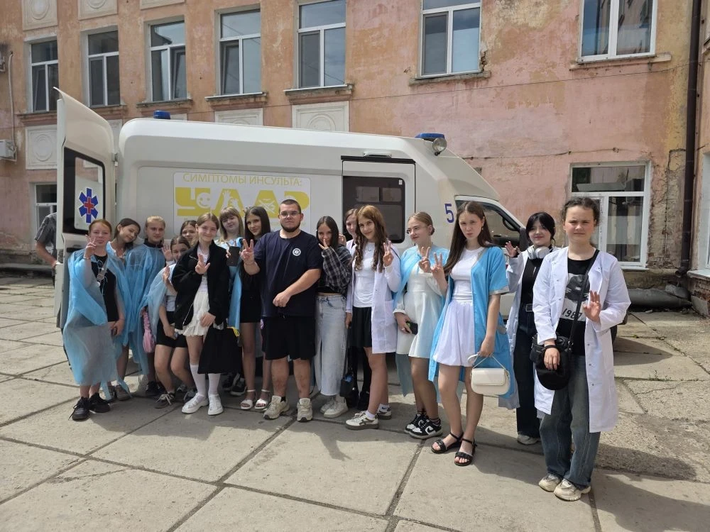 За кулисами спасения: учащиеся медицинского отряда познакомились с работой скорой помощи
⁣
10 июня д