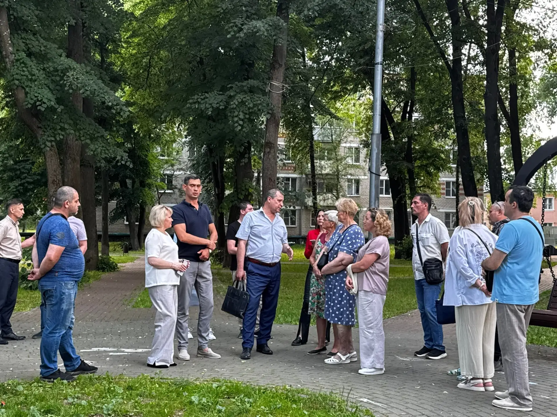 Щербинка | Дрожжино | Бутово | Москва🏡

Владимир Сохацкий провел обход территории в поселке Фабрики
