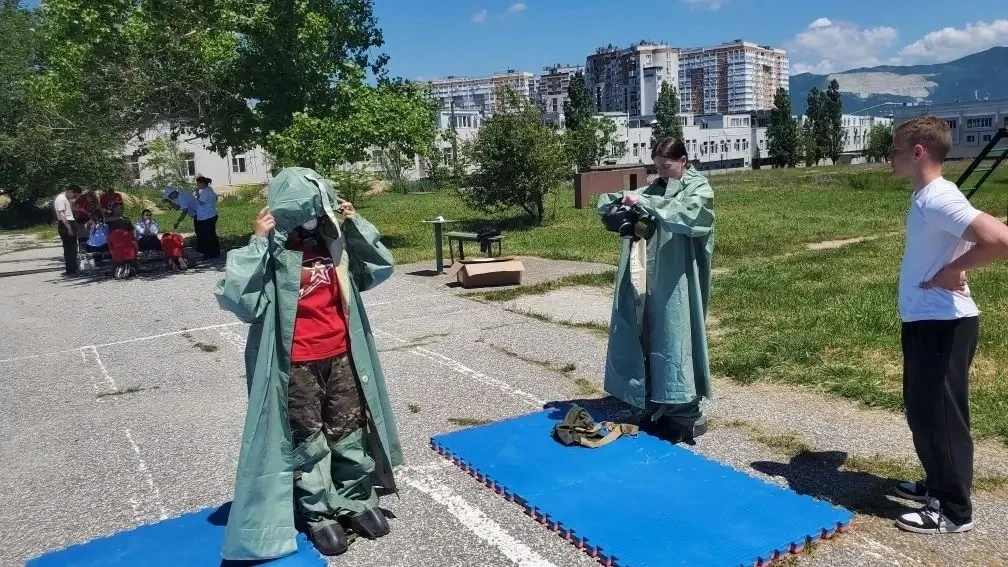 В Новороссийске 31.05 и 6.06 прошла «Морская Зарница». В первый день соревнований ребята состязались