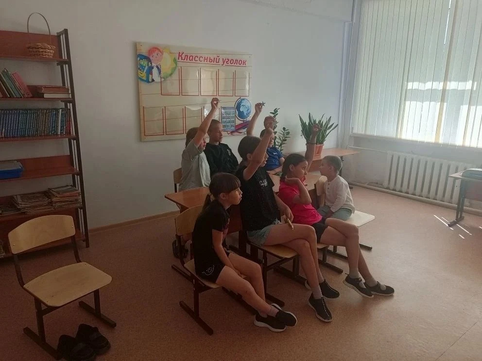 8-й день в лагере был посвящён музыке и танцам народов России. На минутке здоровья мы говорили по те