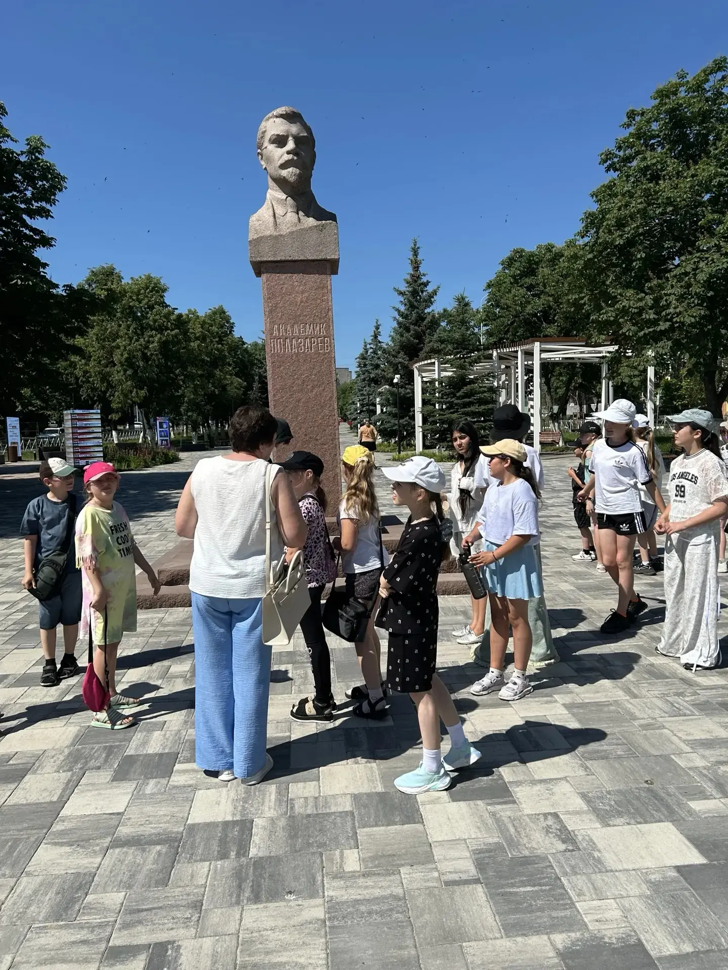 8-й день в лагере «Солнышко»!
Наш солнечный отряд не сидел на месте. Мы отправились в настоящее путе
