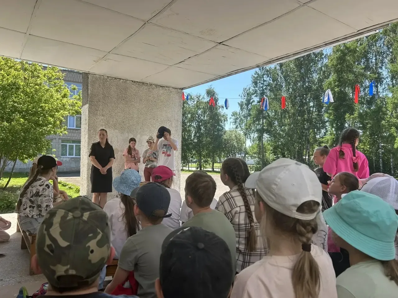 ☀️ Будни школьного лагеря ☀️

Вчера у нас в гостях была инспектор ПДН — Тыковская Регина Валентиновн