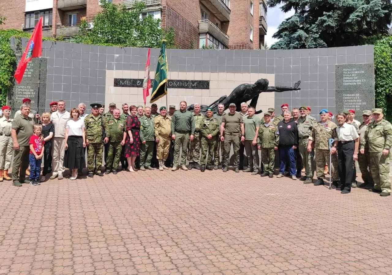 Сегодня — День ветеранов боевых действий.

Эта фотография была сделана летом 2022 года в Макеевке До