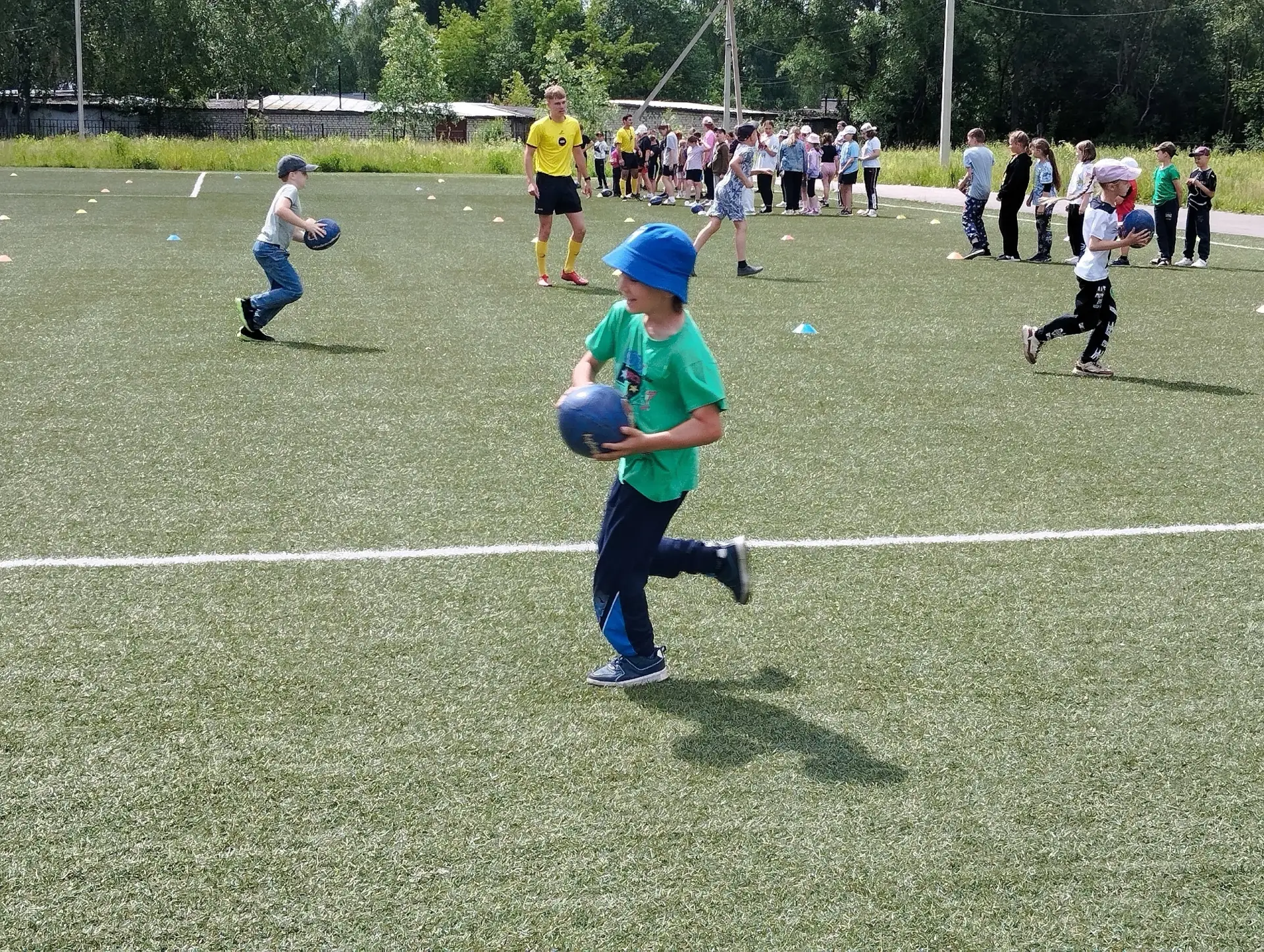 🌞Территория активного лета: в Заволжске прошел фестиваль по тэг-регби 🏉для школьников!

Федерация 