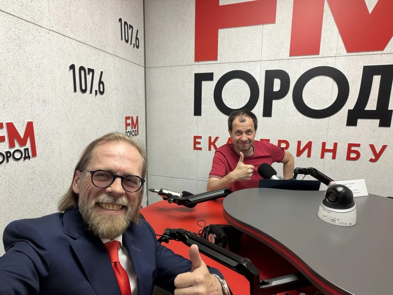 🎙 Хожу на радио Город ФМ как на работу. В этот раз рассказал про 35-летний юбилей Группы компаний «
