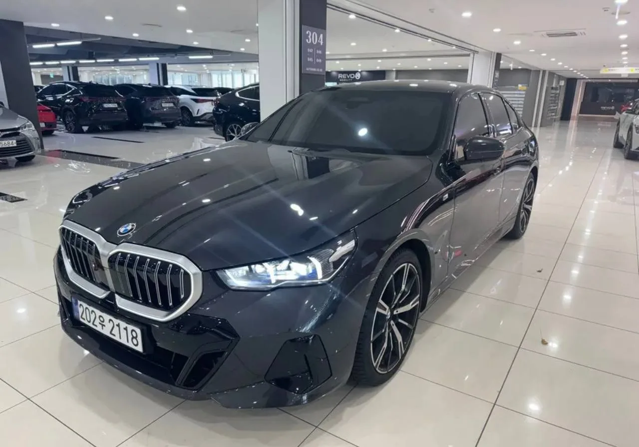 😍 BMW 530i xDrive M Sport
  •  Год: 2024
  •  Пробег: 25450 км.
  •  Двигатель: 2.0л , (258 л.с.)

