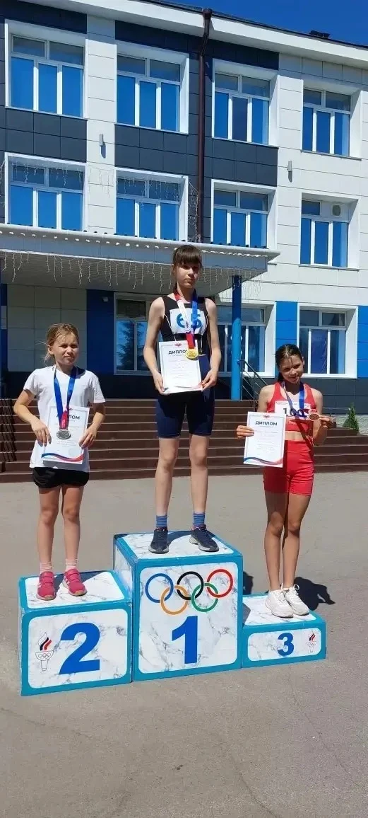 🏃‍♀️ 10 июня состоялось 
Первенство Алтайского края по легкой атлетике, где 
Фрей Екатерина, учениц