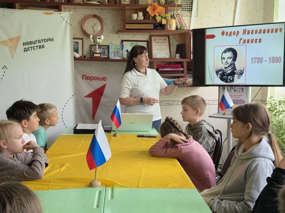 День 19
Друг вокруг
Сегодня в нашем лагере говорили о дружбе! ❤️ Что значит быть другом? Это уметь п