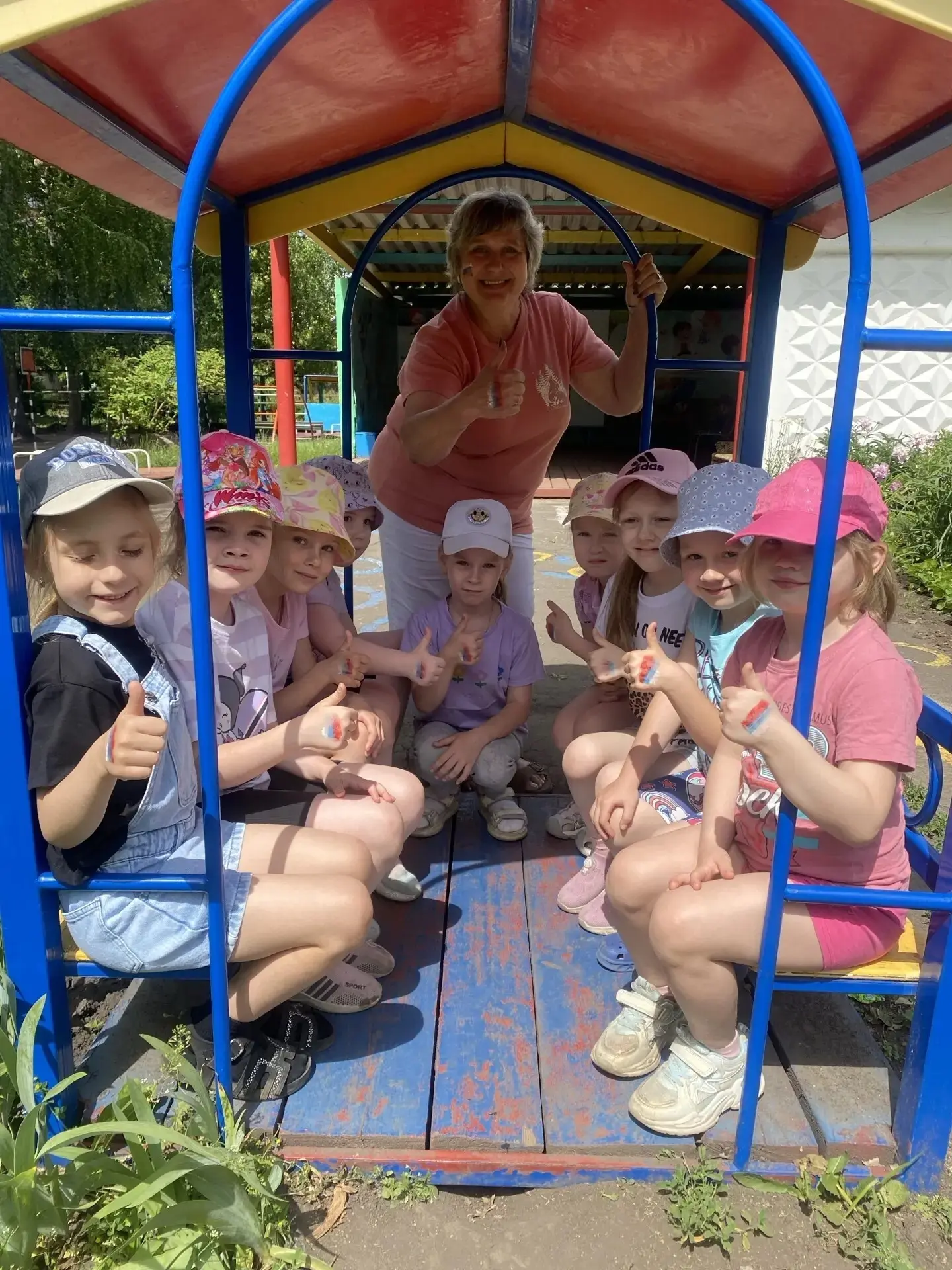 🌞Сегодня в нашем детском саду состоялся тематический день — День друзей! 🌞💖
👭👫Ребята делились с
