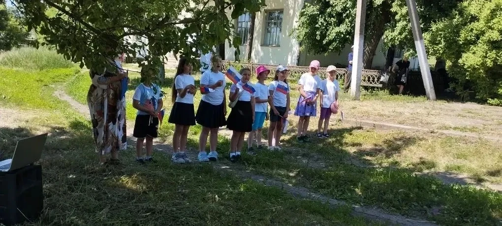 🇷🇺 Вперёд, Россия! Наши ребята — в гостях у села.
Что может быть лучше, чем отправиться в настояще