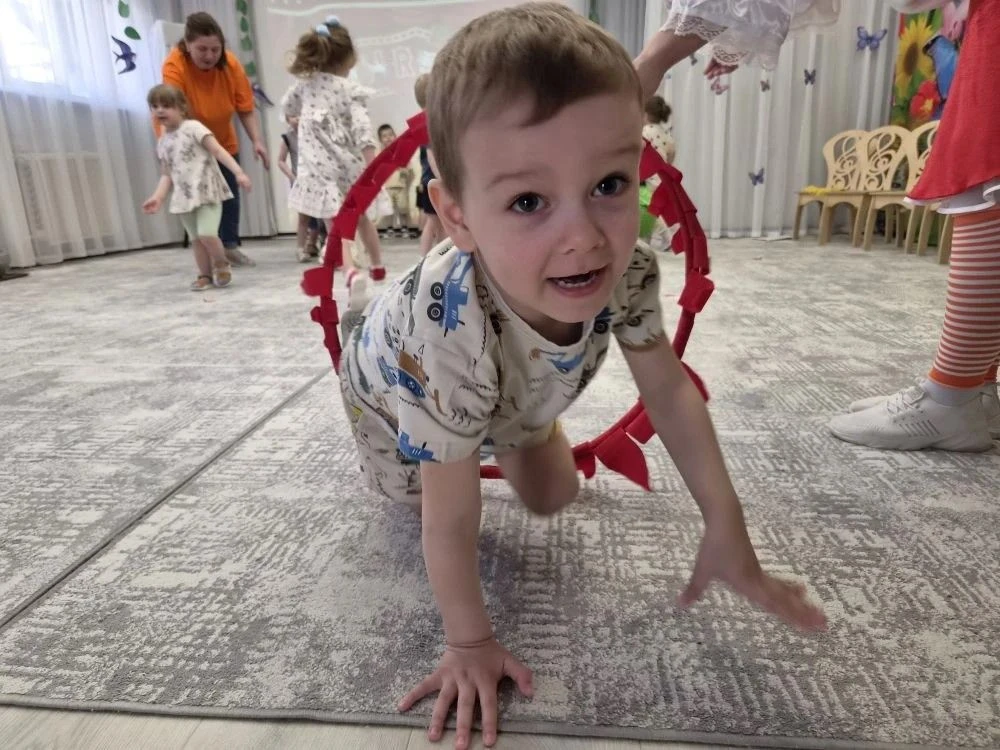 🎪 "Солнечный зайчик" в гостях у ребят

Сегодня в нашем детском саду было по-настоящему празднично! 