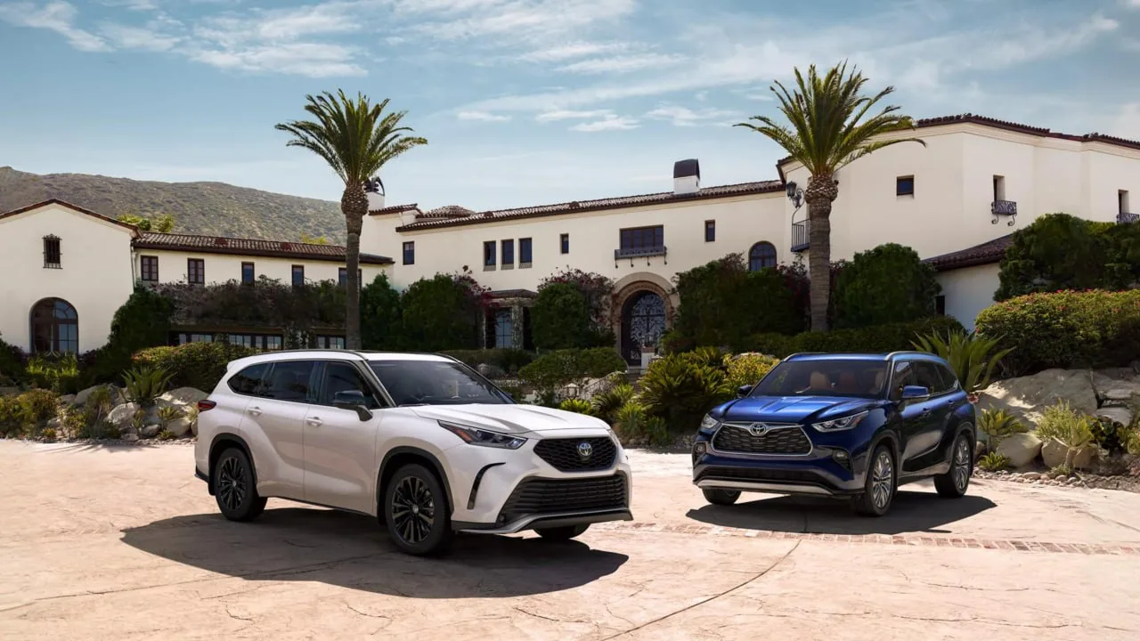 Toyota Highlander 2.0T Premium Edition • 2026 • 🇨🇳

Семейный кроссовер для тех, кому важны простор