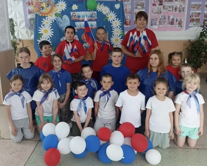 🇷🇺В преддверии Дня России в Юнопионерском доме культуры  прошла познавательная игра  под названием