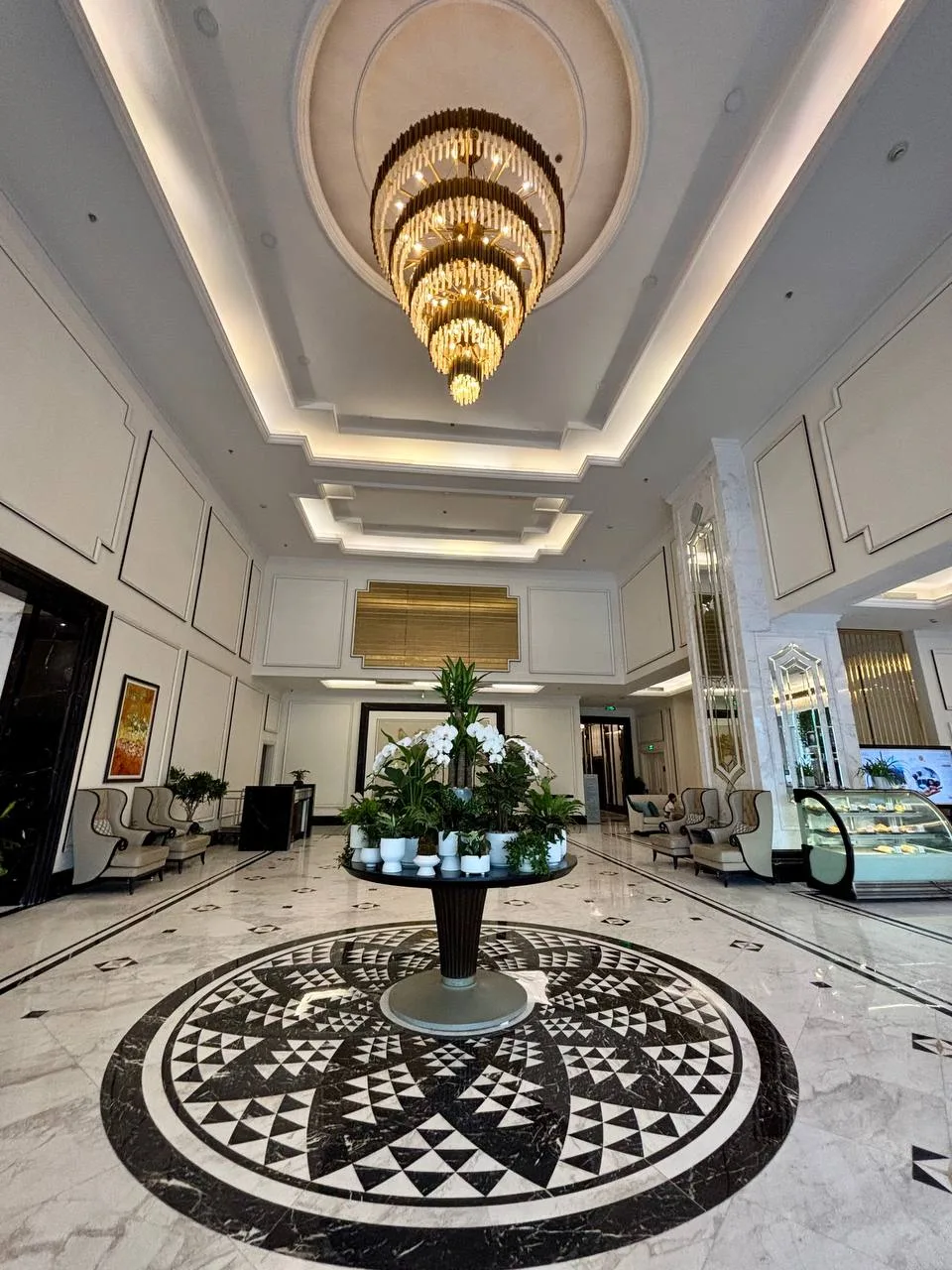 Вьетнам, Нячанг🇻🇳

Vinpearl Empire Nha Trang Affiliated by Melia 5* - отель, где кухня есть, но го