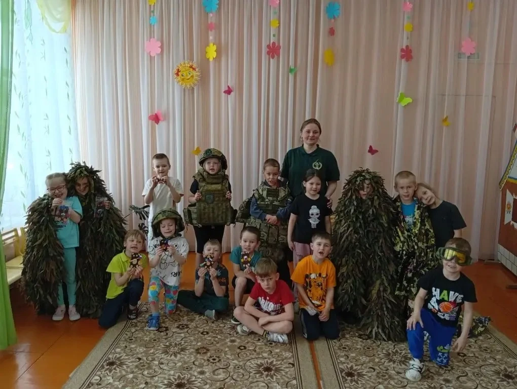 «Каким должен быть настоящий солдат»? В подготовительной группе прошел урок мужества, который провел