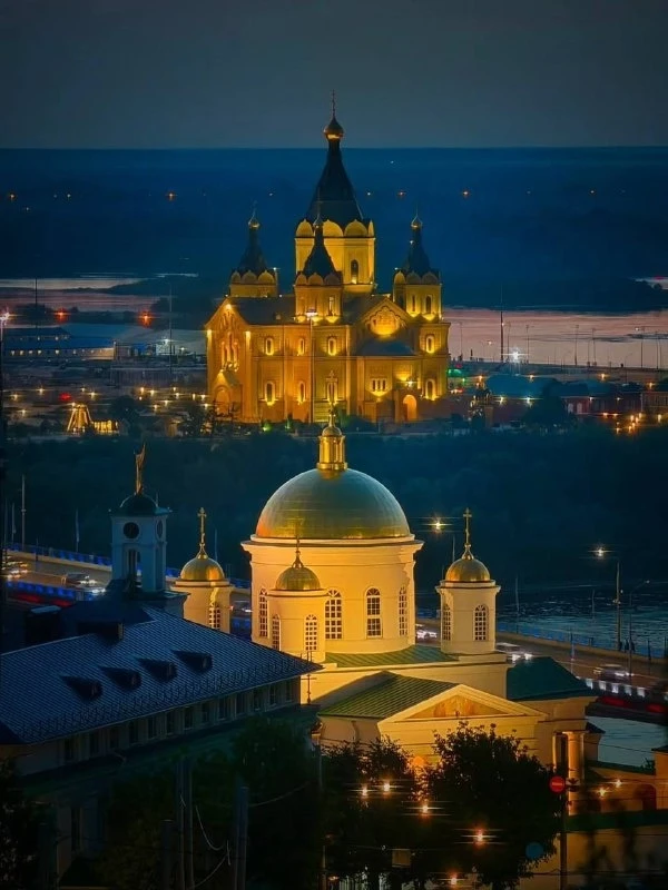 Красота вечернего и такого многими любимого Нижнего Новгорода! Один из тех городов, куда несомненно 