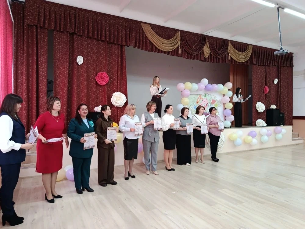 В районной акции "Читают учителя, читают воспитатели" приняли участие 40 талантливых и креативных пр