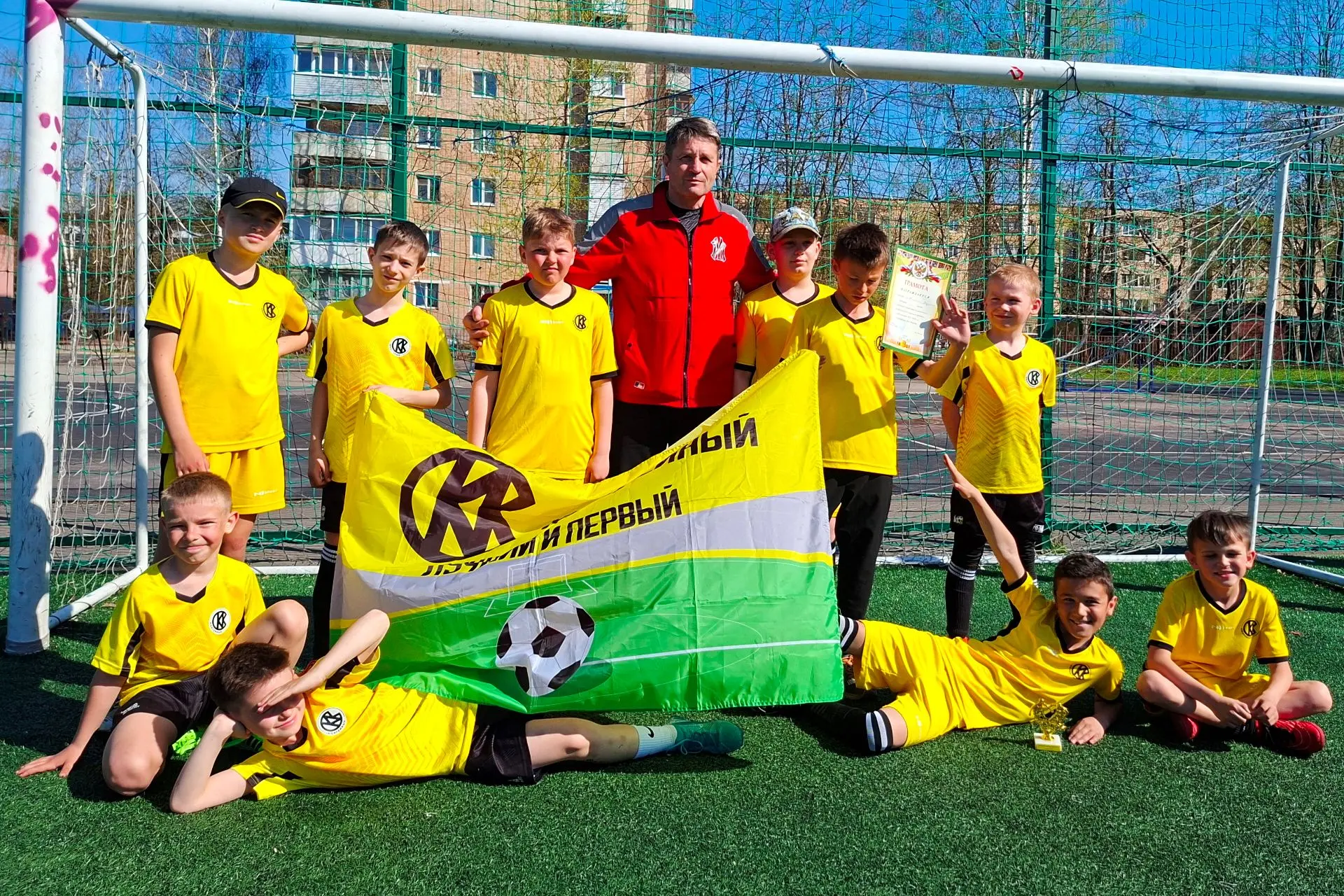 ⚽️ Наши парни дали бой!
В это воскресенье команда «Луч Юбилейный» (тренер — Игорь Долженков) сражала