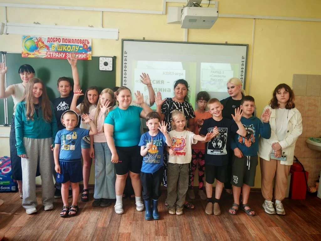 День 7: Яркий день в школьном лагере! ☀️

Утро седьмого дня в нашем школьном лагере началось с весёл