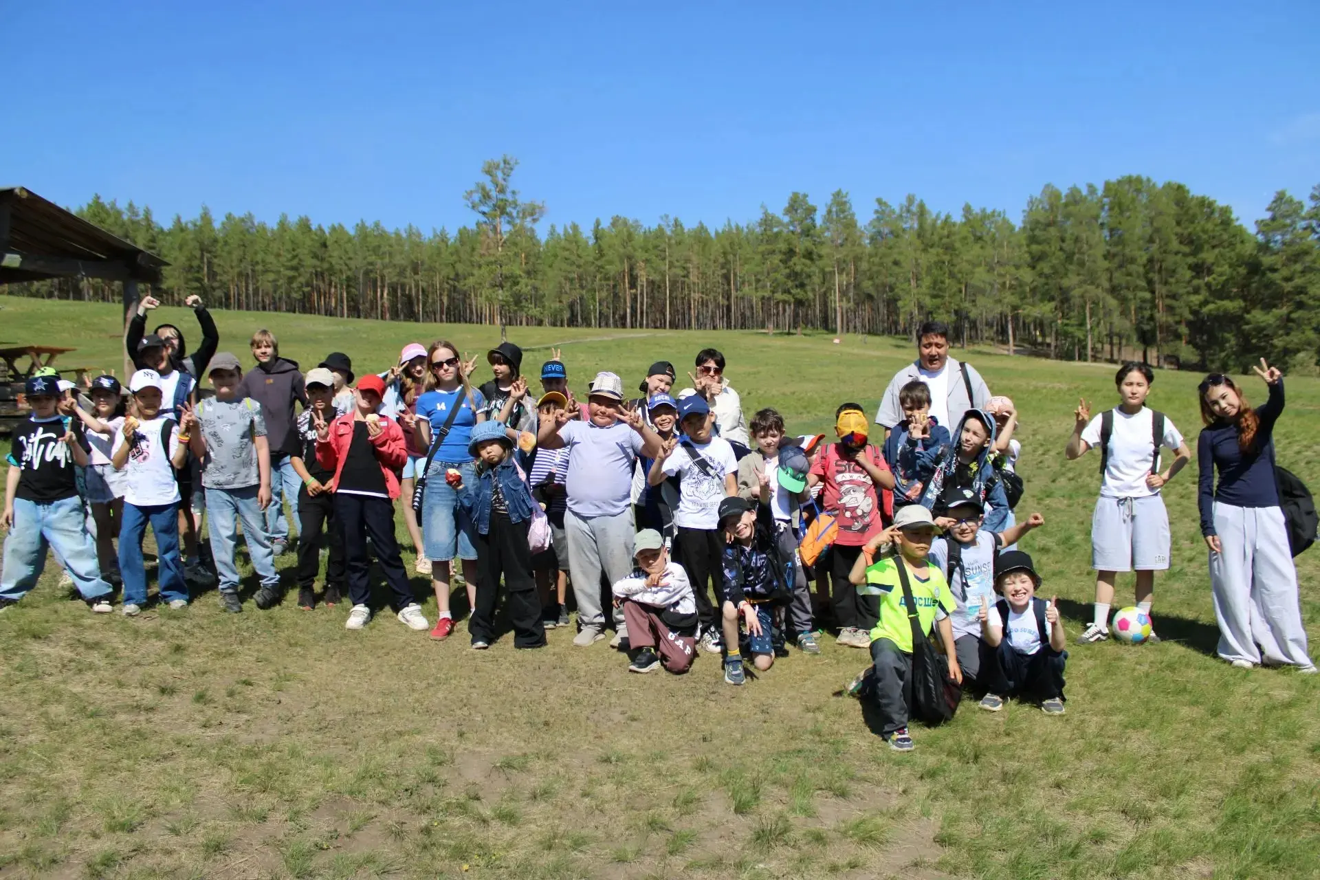 🤩16 июня в ОЛДП "Юность" состоялся выезд на природу🌲🌳
Целый день ребята провели  на базе отдыха "