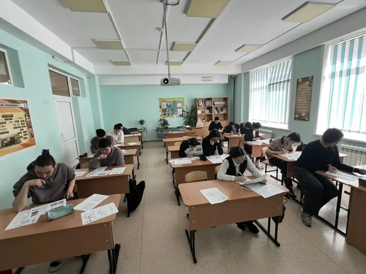 📝 Знать, чтобы помнить: «Диктант Победы» в нашей школе.

24 апреля наша школа присоединилась к межд