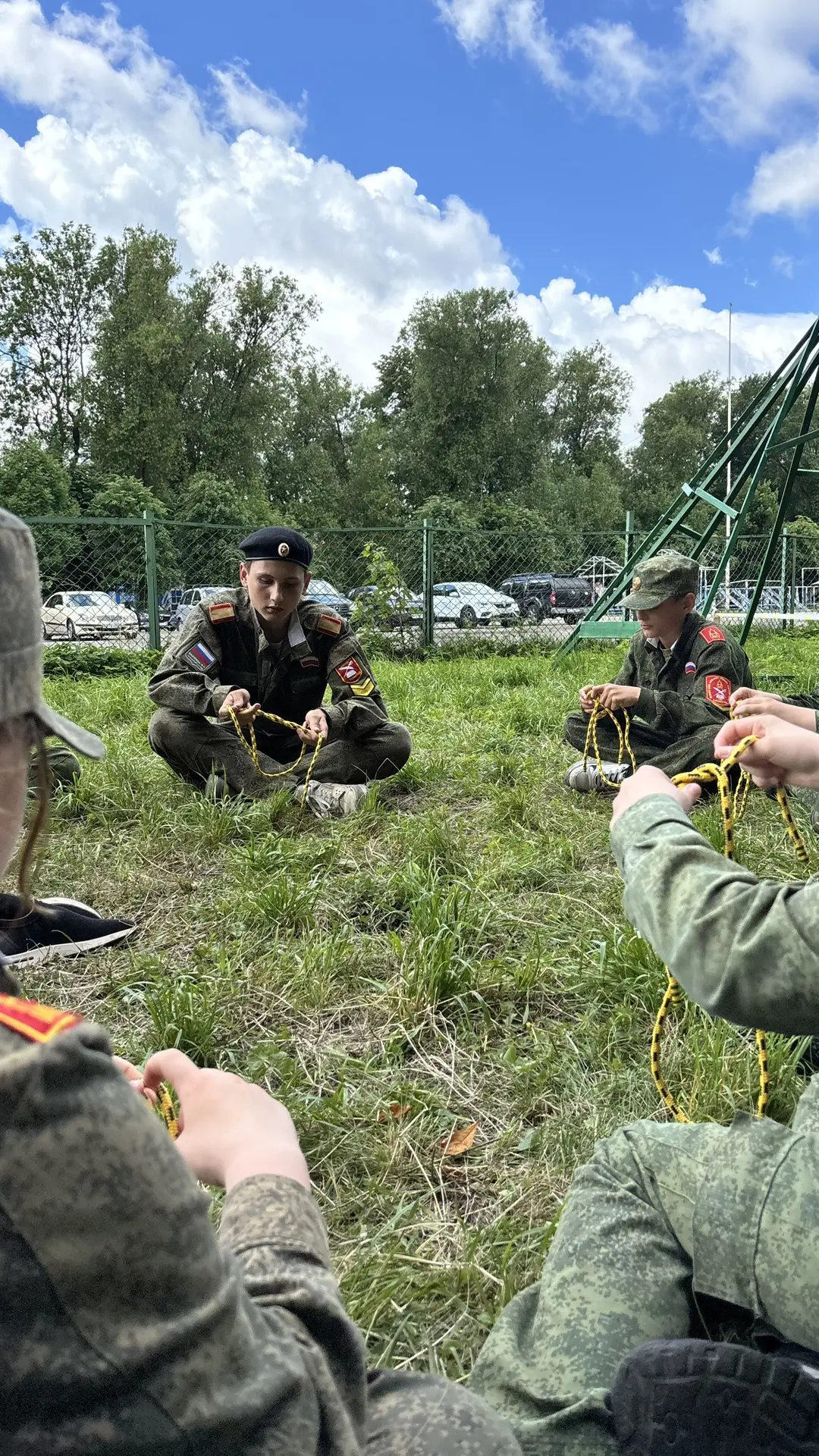 На территории Балтийского Высшего Военно-морского училища имени адмирала Ушакова развернута не прост