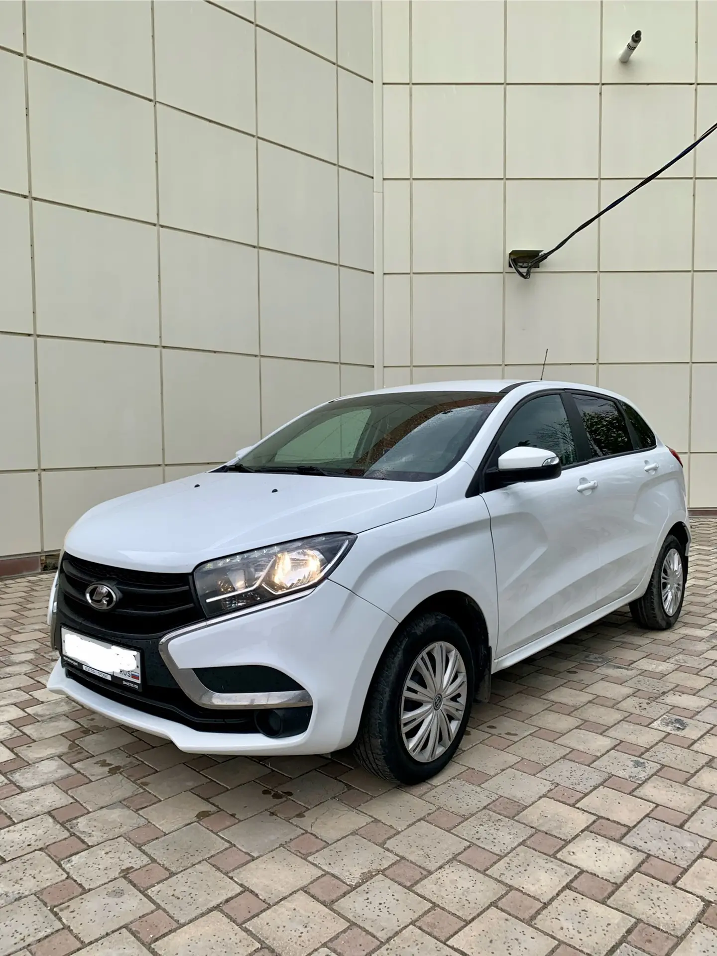 Здравствуйте продам Lada Xray 2017г.в
Я собственник 
Двигатель 1.8 в полном порядке не дымит не трои