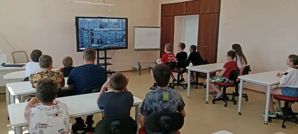 В лагере с дневной формой пребывания прошел кинопоказ  документально - художественного фильма «Анато