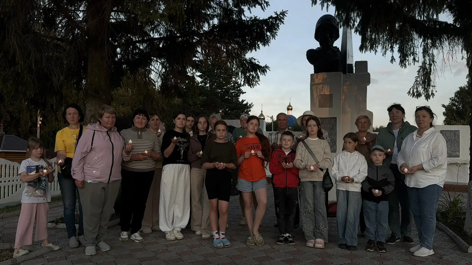 Учащиеся и учителя МБОУ "Кильдюшевская СОШ" приняли участие в международной мемориальный акции "Свеч