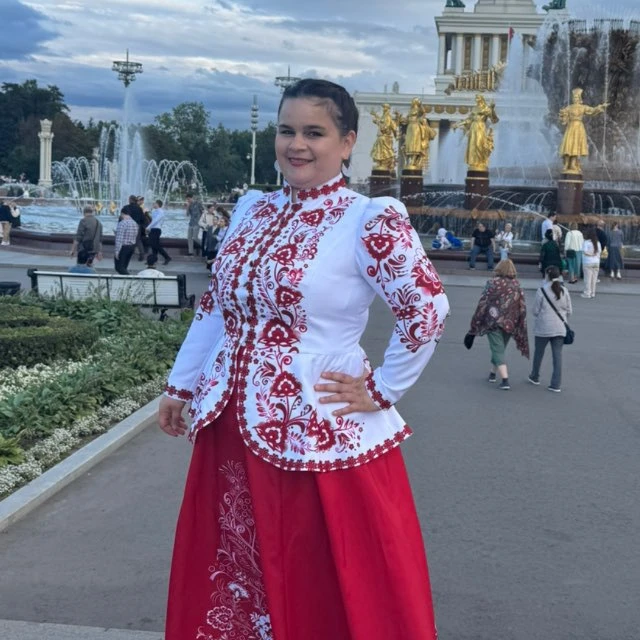 Сегодня свой День рождения празднует солистка нашего ансамбля, наш лучик света ,  Маришка😘🌹🌹

Жел