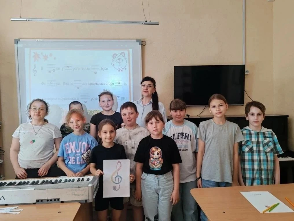 🌸 В Детской школе искусств им. В.И. Косолапова в п. Плотниково для учащихся младших классов была пр