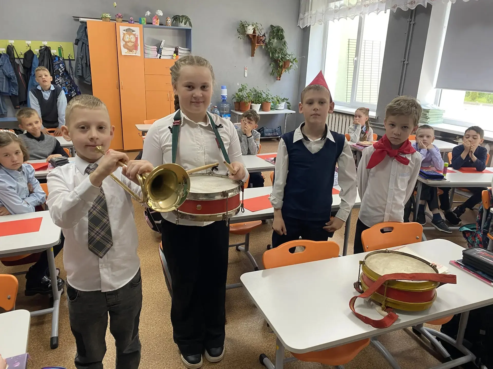 19 мая — День детских общественных организаций России. Этот праздник объединяет тех, кто готов дарит