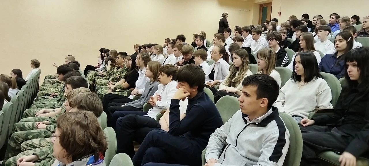 Вчера в актовом зале МАОУ СОШ № 23 имени С.В. Добрина города Липецка состоялась встреча, которая наш