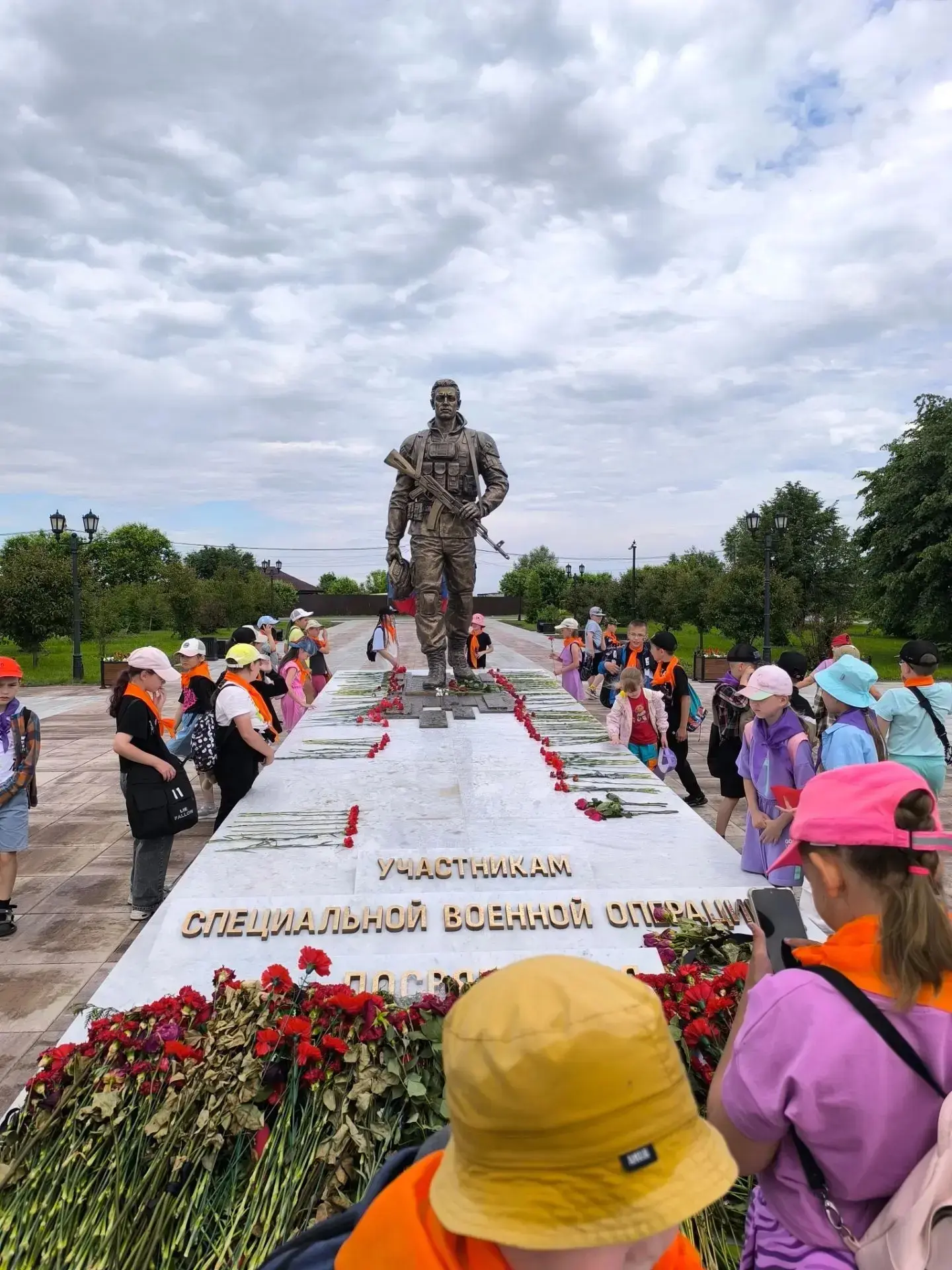 💙 Десятый день в «Росинке»: память, природа и гордость за земляков

Друзья, наш пришкольный лагерь 