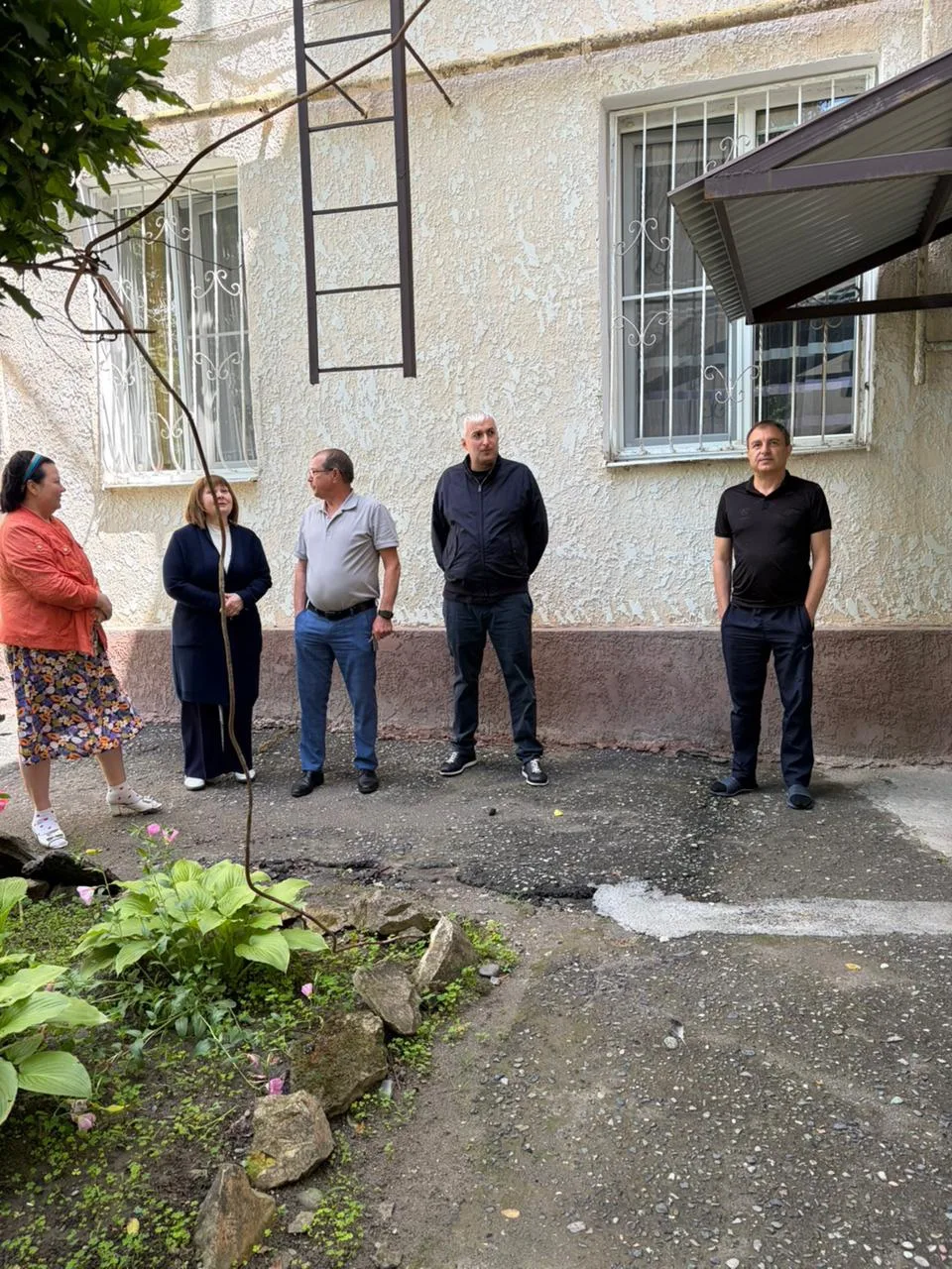 Вопрос, поступивший от жителей многоквартирного дома №14 в городе Моздоке, находится на личном контр