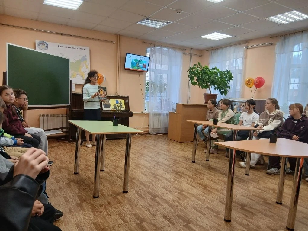 Новости школьного лагеря.

Сегодня воспитанники школьного лагеря посетили городскую библиотеку, где 