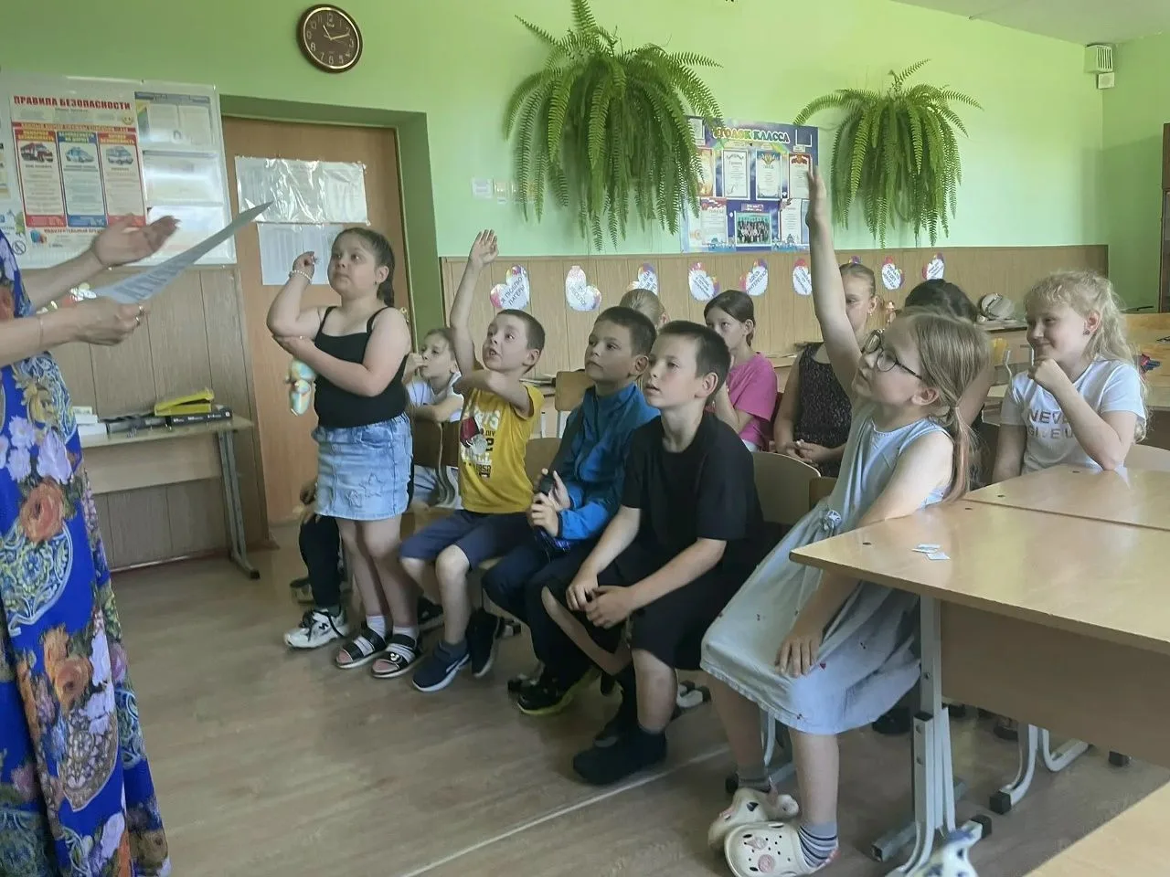 В нашем втором отряде (восп. Токарева С.А. и Каракчеева А.А.) ярко и познавательно прошёл День народ