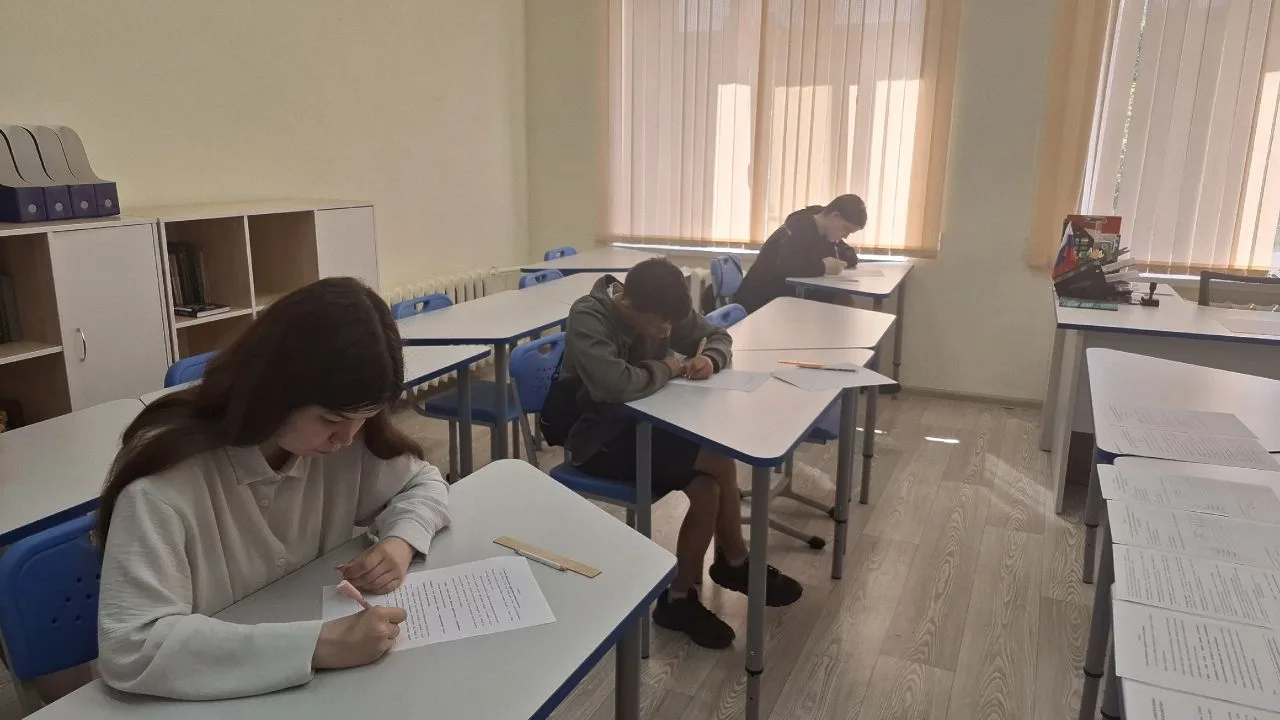 Вот и прозвенел последний «экзаменационный звонок» для наших девятиклассников. Ребята сдали серию ва