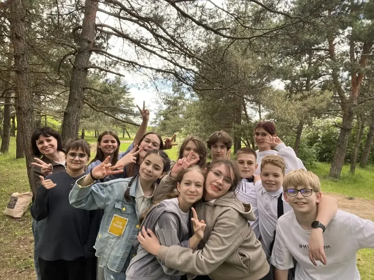 Вот и всё! Учебный год позади, а лето официально наступило! 🌸☀

Чтобы отпраздновать это грандиозное